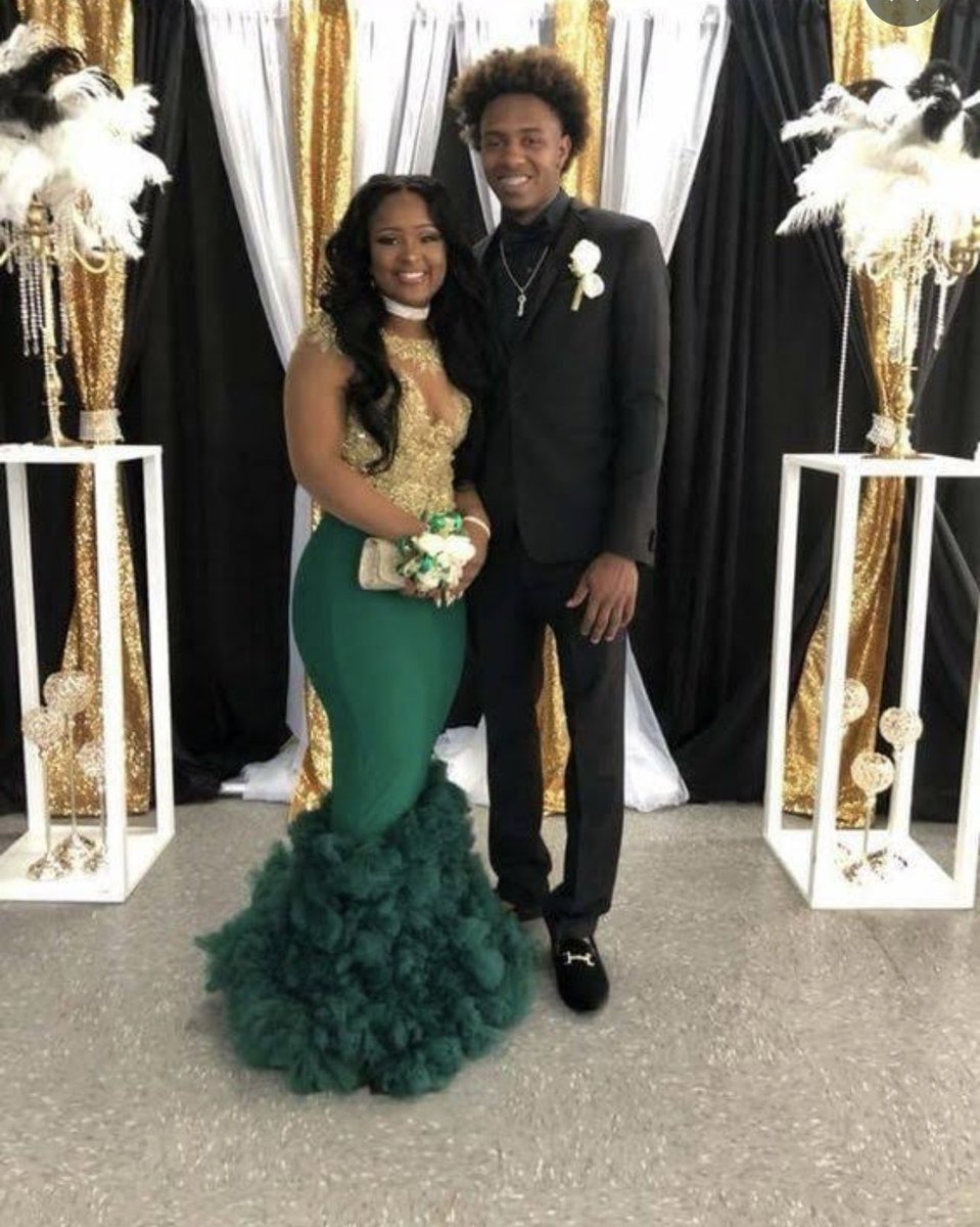 Benhill_cookie's tweet photo. Last call for Prom / Evening Attire : 
Prom Dresses 
Evening Dresses (Long or Short )
Evening Shoes 
Men’s tuxedos 
Men Dress Shoes 
Taking donations for these young men &amp; young ladies to have a memorable Prom!  
These Donations are for High Student who are less fortunate! Inbox https://t.co/Dw42FWPjt6