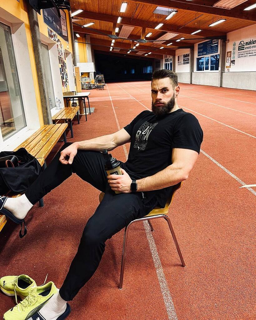 #mondaymotivation 1/5 done ✔️😮‍💨😂 #VetterWurf #mission100 #startdreaming #neverstop #training #athlete #throwing #javelin #Speerwurf #trackandfield #gym #javelinthrow #leichtathletik #spitzensportbundeswehr #fit #athletics #fitnes #boom #rocket #power #w… instagr.am/p/CpLJCw4o6Qo/