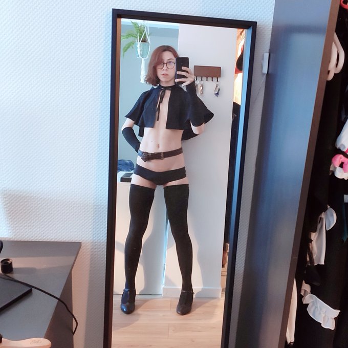 Here's my adventurer's outfit. I go on many normal "adventures" with it. ;) https://t.co/lXwZ3rZ60L<a href="/tag/cosplay"class="tags"><span>#cosplay</span></a><a href="/tag/nierautomata"class="tags"><span>#nierautomata</span></a><a href="/tag/2b"class="tags"><span>#2b</span></a>