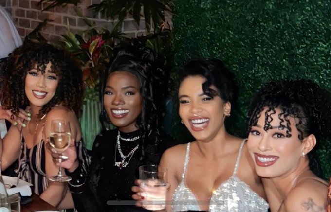 1 pic. Why are we all so beautiful ???  I’d do this 100x over just to see everyone’s smiling faces. Happy