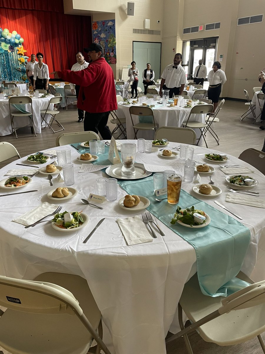 support_wpe's tweet photo. Last week @HumbleISD_WPE celebrated our stupendous 5th graders at the Annual Manners Banquet 💚 🐼 #weareWPE  #pandaproud https://t.co/PqhX4l1vmm