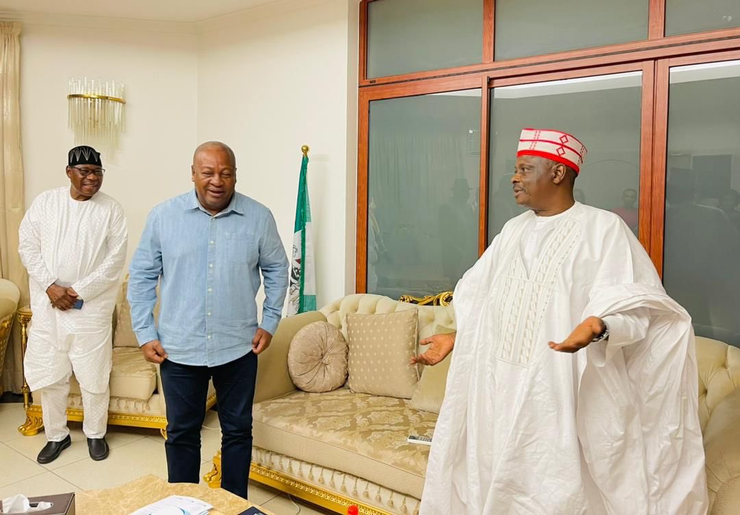 KwankwasoRM's tweet photo. Last night, I received former Nigerian President Goodluck Jonathan and other prominent leaders from West African Elders Forum (WAEF) Election Mediation Mission, led by His Excellency, Former Ghanaian President John Mahama. 

I thank them for their tireless efforts. - RMK https://t.co/Qldh5rwtFQ
