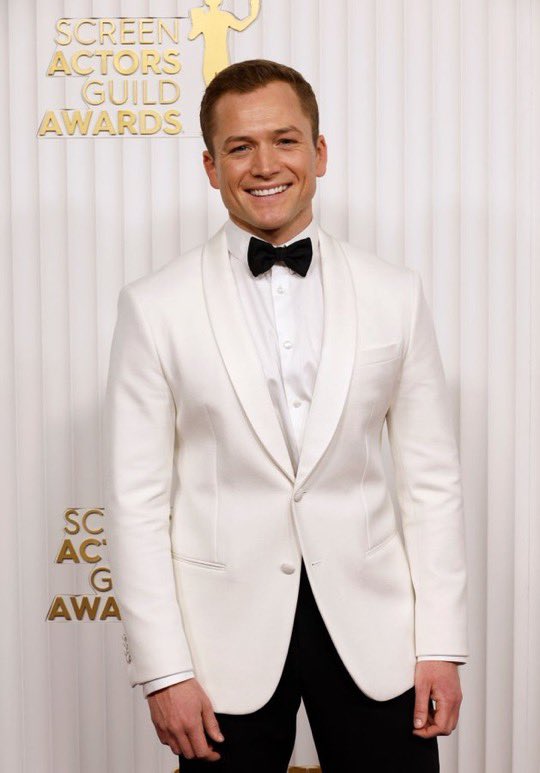 Literally WHAT THE FUCK #taronegerton