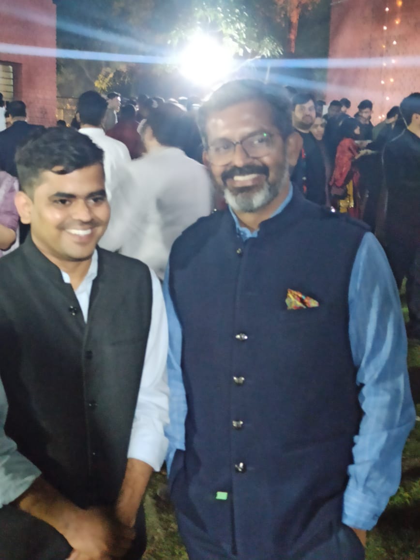 ojhasince1997's tweet photo. IMCAA एलुमनाई कनेक्शन 2022-23 के मौके पर आज पूर्ववर्ती छात्रों का सानिध्य प्राप्त हुआ जो आज के समय पत्रकारिता जगत की ऊंचाइयों को छू रहे यह समारोह ए��� तरह से अतीत का वर्तमान के साथ अद्वितीय मिलन था . https://t.co/HkuLtwTA3F