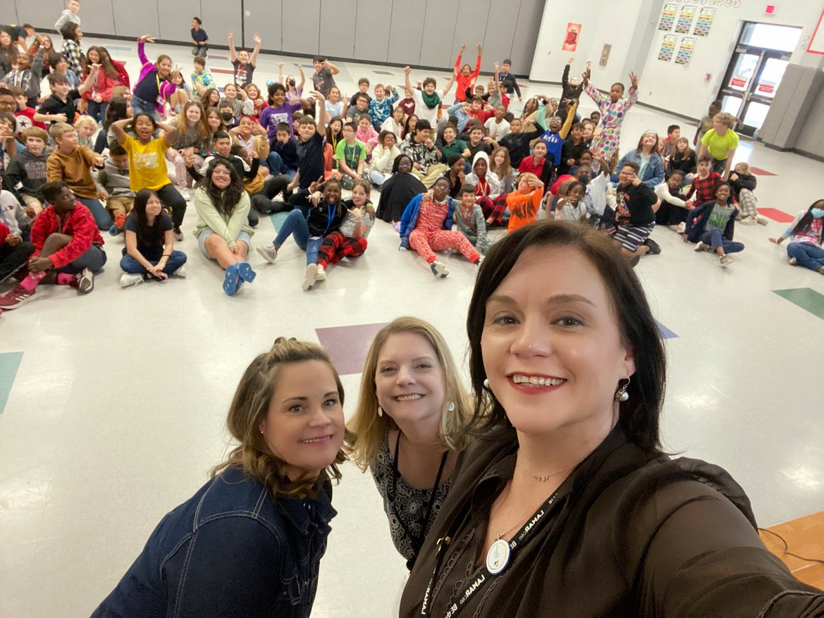 RyonMiddle's tweet photo. We met some of our incoming 6th graders today. We can’t wait to have them on campus next year! #prmsrocks #prmsmagic https://t.co/JHhyZmu5h9