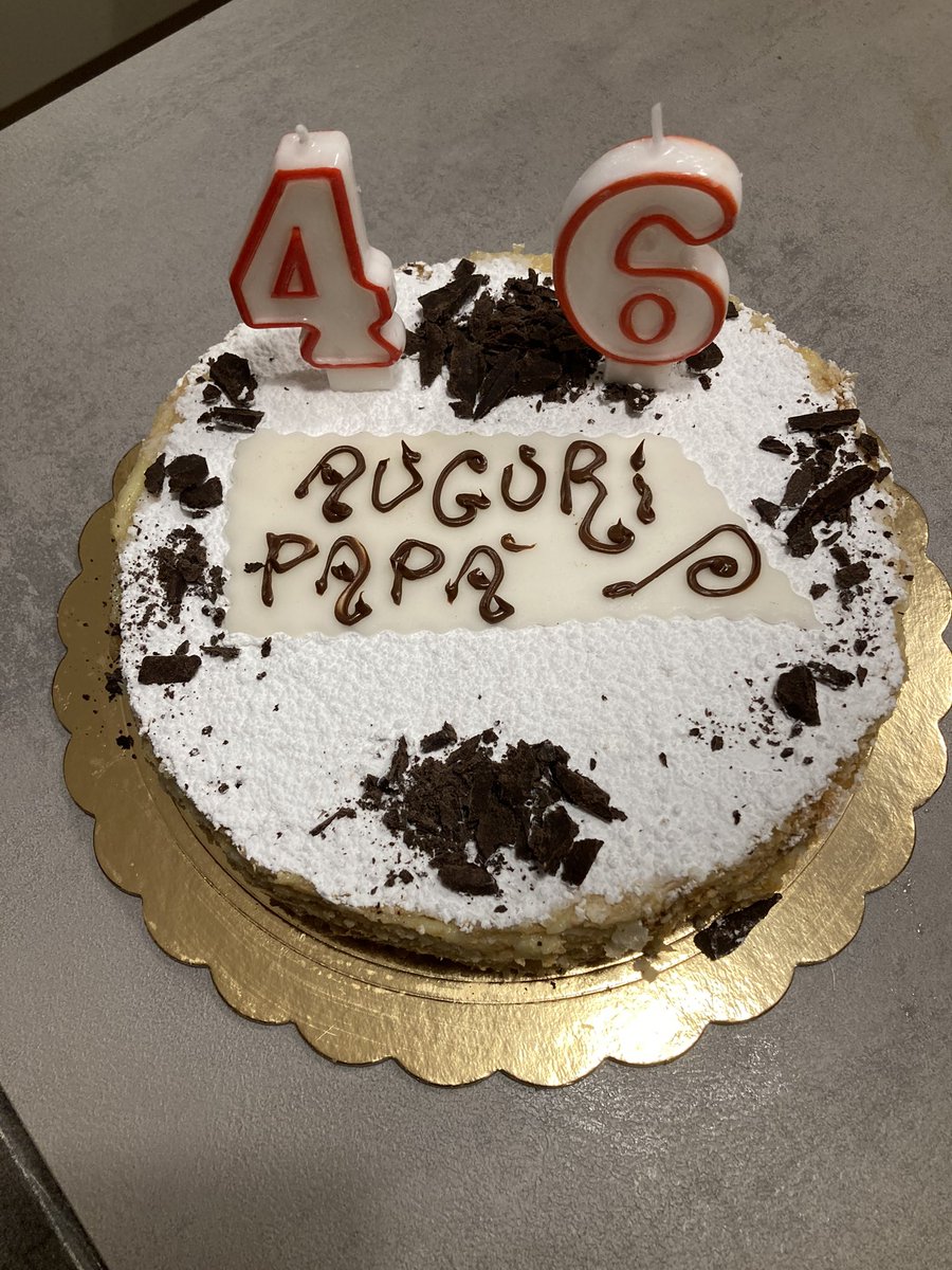 _Morcego_'s tweet photo. Auguri amore https://t.co/aIXSRT8pnP