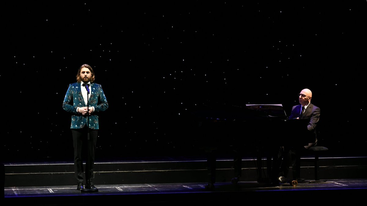 No Best Newcomer Award without a taster: #KonstantinKrimmels sings 'O du mein holder Abendstern‘, #Tannhäuser #operawards #opermagazin