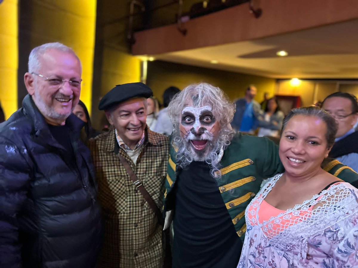 ConsulVeEcuador's tweet image. Niños y niñas del club Infantil mi Patria Venezuela disfrutaron este #25F de un espectáculo infantil  inolvidable   "Un romántico León" de ELAMA Escuela Latinoamericana de las Artes; El teatro infantil como espacio para el desarrollo intelectual y cognitivo de los NNA.