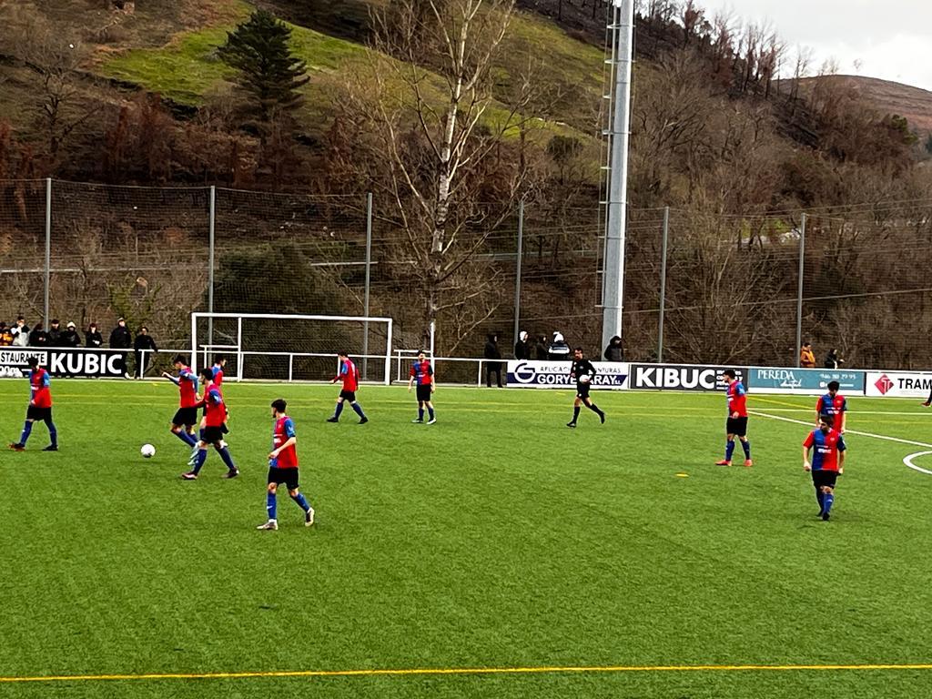 BalmasedaFC's tweet photo. ¡Salinillas es un fortín! Nueva victoria del promesas y son ya 9 puntos de diferencia respecto al segundo clasificado. Ilusión con prudencia. https://t.co/vWzo4YtsuQ
