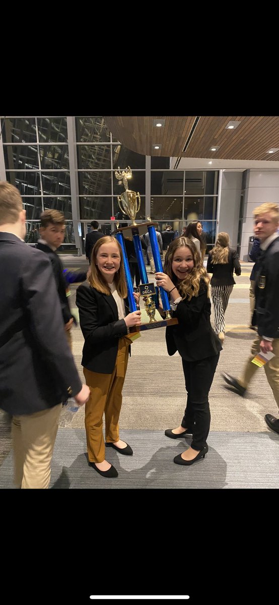 Watching you grow has been the biggest joy!! From keeping up with that giant Annual Report trophy in 2020, to submitting the report, to Chapter President. Thank you!! ❤️❤️ Ready to watch you rock your final SLC! #sweep <a href="/Blacksburg_deca/">Blacksburg DECA</a> <a href="/BburgHSBruins/">Blacksburg High</a>