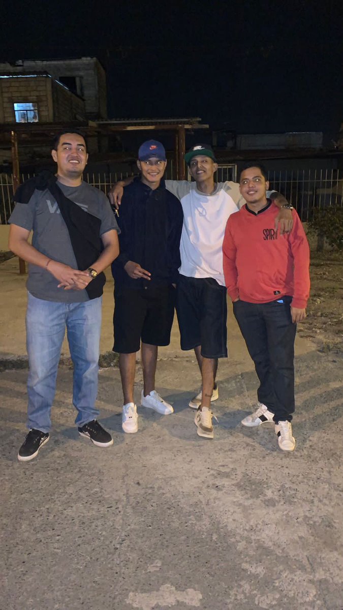 KevinAdrian0794's tweet photo. 💎🎩🎙️ https://t.co/43ntLczN4H