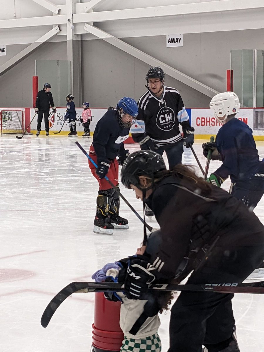 ChiHockeyInit's tweet photo. What a great day for some hockey! A few of our board members were able to hop on the ice and help with equipment off the ice at @fifththirdarena on Saturday. Thanks for letting us assist/be apart of the day @NHLBlackhawks @usahockey!!

#TryHockeyForFreeDay #GrowTheGame https://t.co/cyfL27Dalm