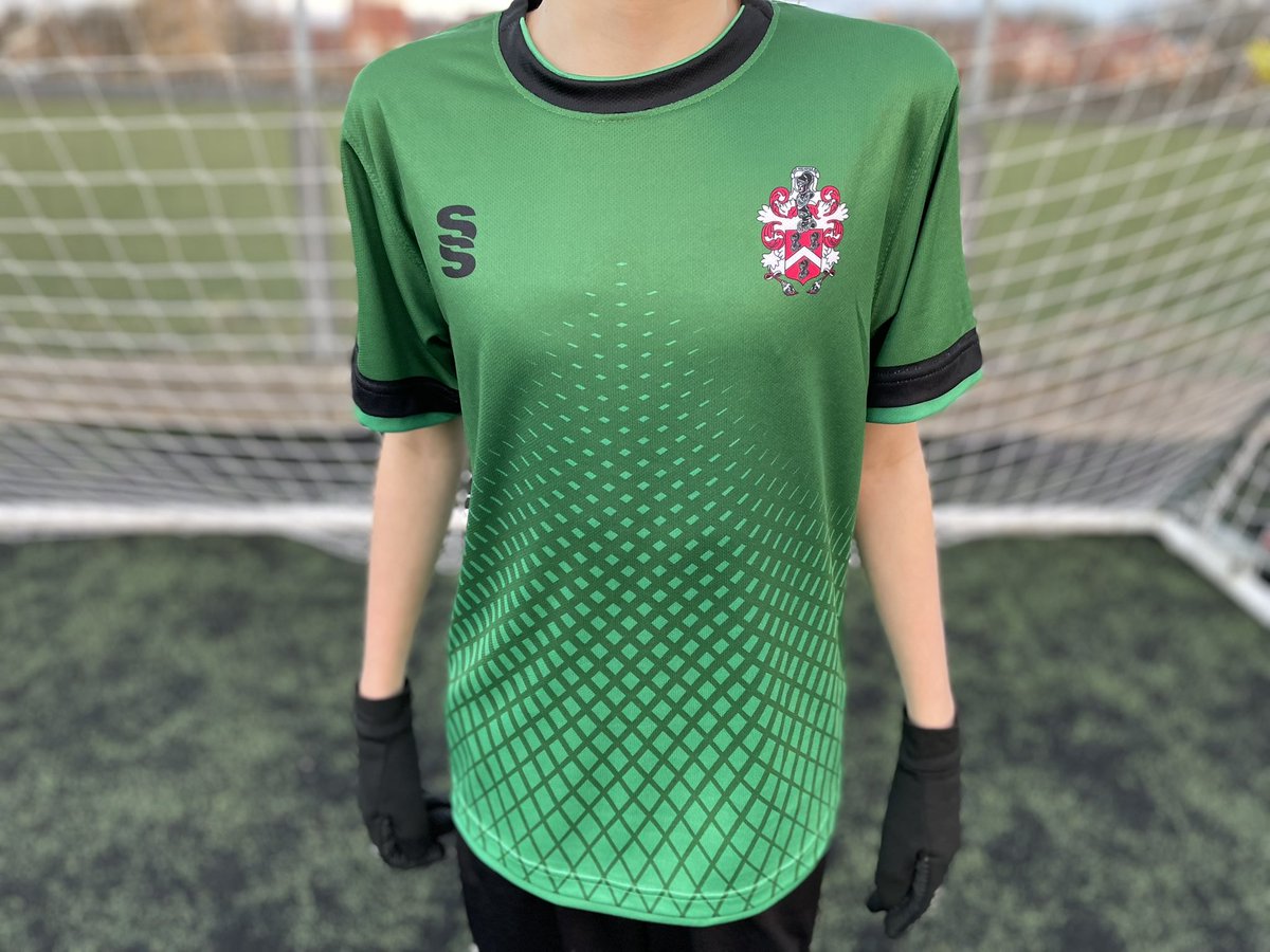 Great to have our stunning new football kits. Year 7 kit on show tonight. Thanks @surridgesport @DannyVSurridge for these, they look great. Highly recommend these guys been very helpful from start to finish. Pictures of the other year groups to come.