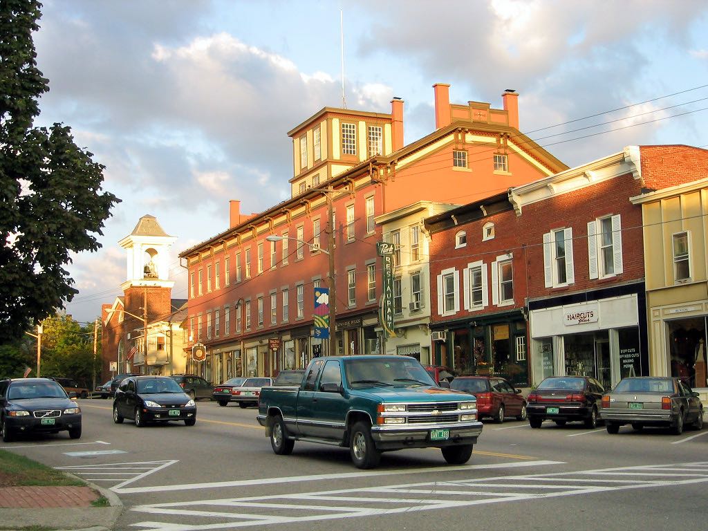 VNRC’s sustainable communities director, Kati Gallagher, recently published a commentary outlining how Vermont can navigate the climate crisis and our housing shortage — through smart-growth housing. Read her piece here: bit.ly/3xXjbRy