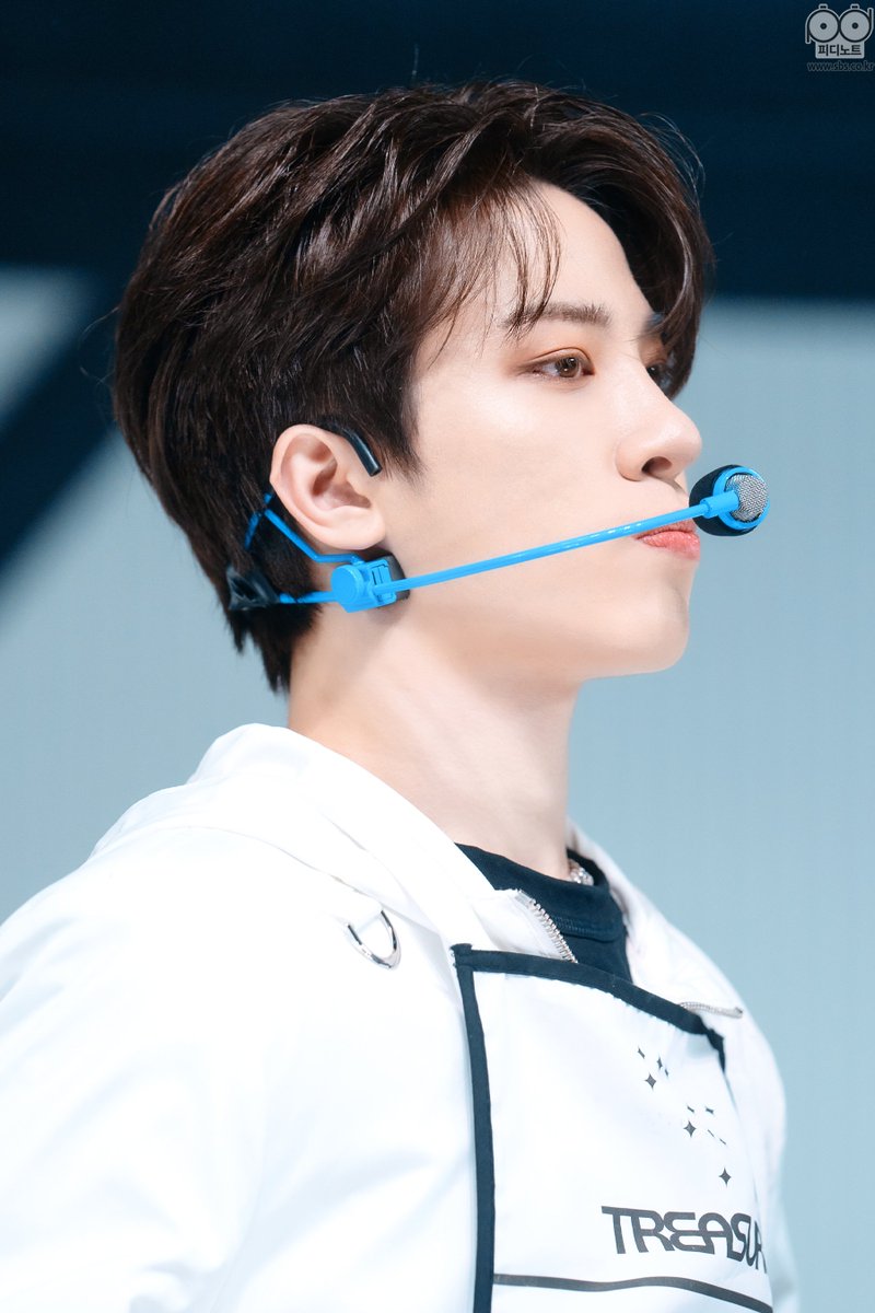 So Junghwan's photo for TREASURE's JIKJIN performance on Inkigayo one year ago today

#SOJUNGHWAN #소정환 #TREASURE #트레저 
<a href="/treasuremembers/">TREASURE</a>
