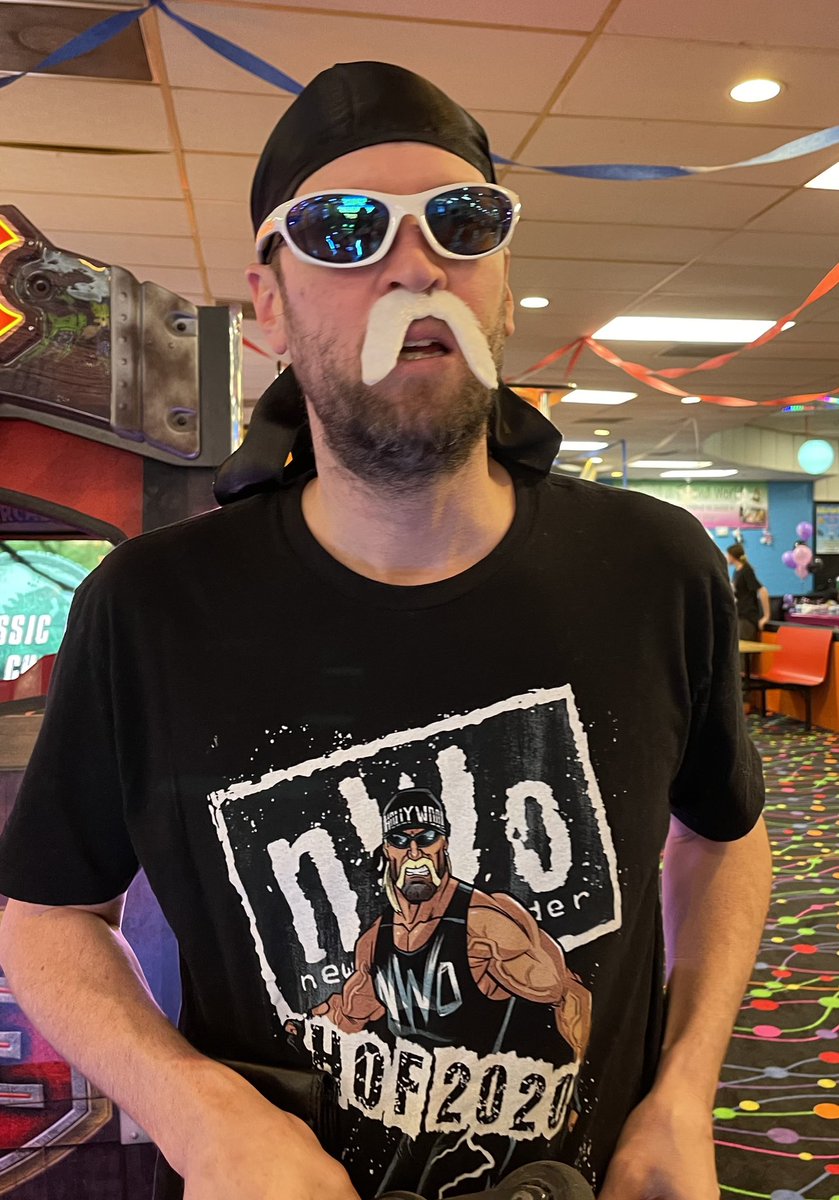 schmoe531's tweet photo. Had a great time at @knight_monica’s 30th Birthday party! Thanks @HulkHogan @HogansBeachShop for the inspiration. #hollywoodhogan #nwo #4life #90sparty https://t.co/D4guAuup6n