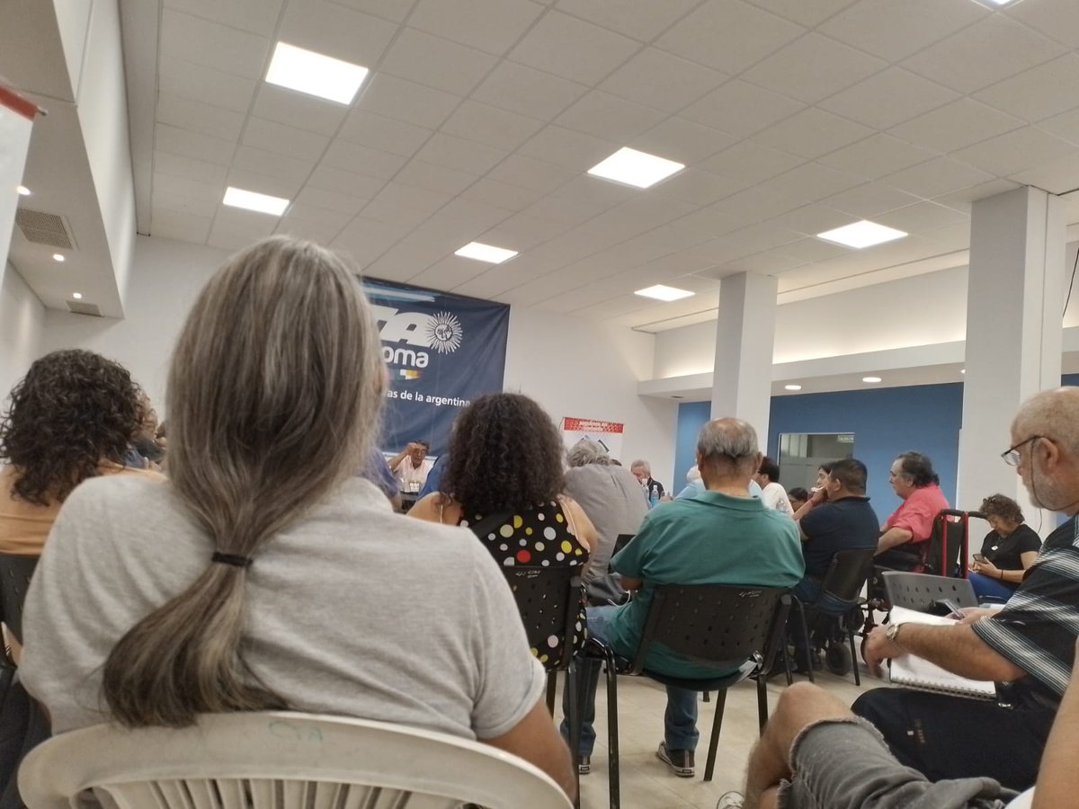 somosSiTBA's tweet photo. Hoy y mañana participamos de la reunión de  Comisión Ejecutiva y Conducción Nacional de la @CTAAutonoma.
Donde entre otros temas se abordará 
el análisis de coyuntura nacional, el trabajo de las distintas Secretarías y la 
continuidad de acciones de los próximos meses. https://t.co/23f44u41GW
