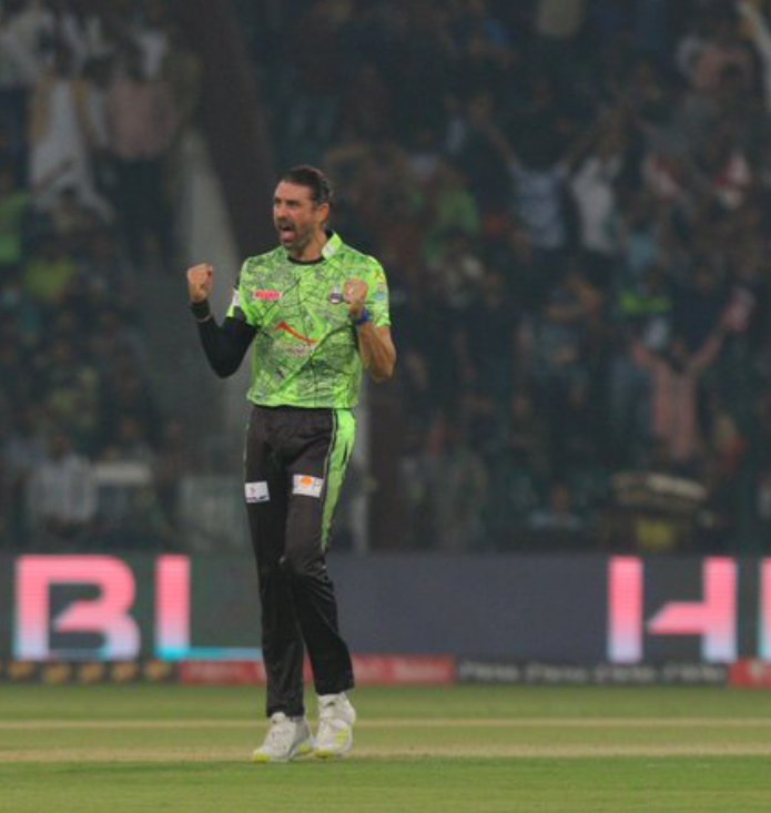 jkbroooo's tweet photo. 8 years of Loyalty with Lahore Qalanders🥺❤❤ supported LQ at its worst and now LQ at peakkk Masha Allah❤❤
#IUvsLQ #PSL8 https://t.co/xJ6TTnTNXx