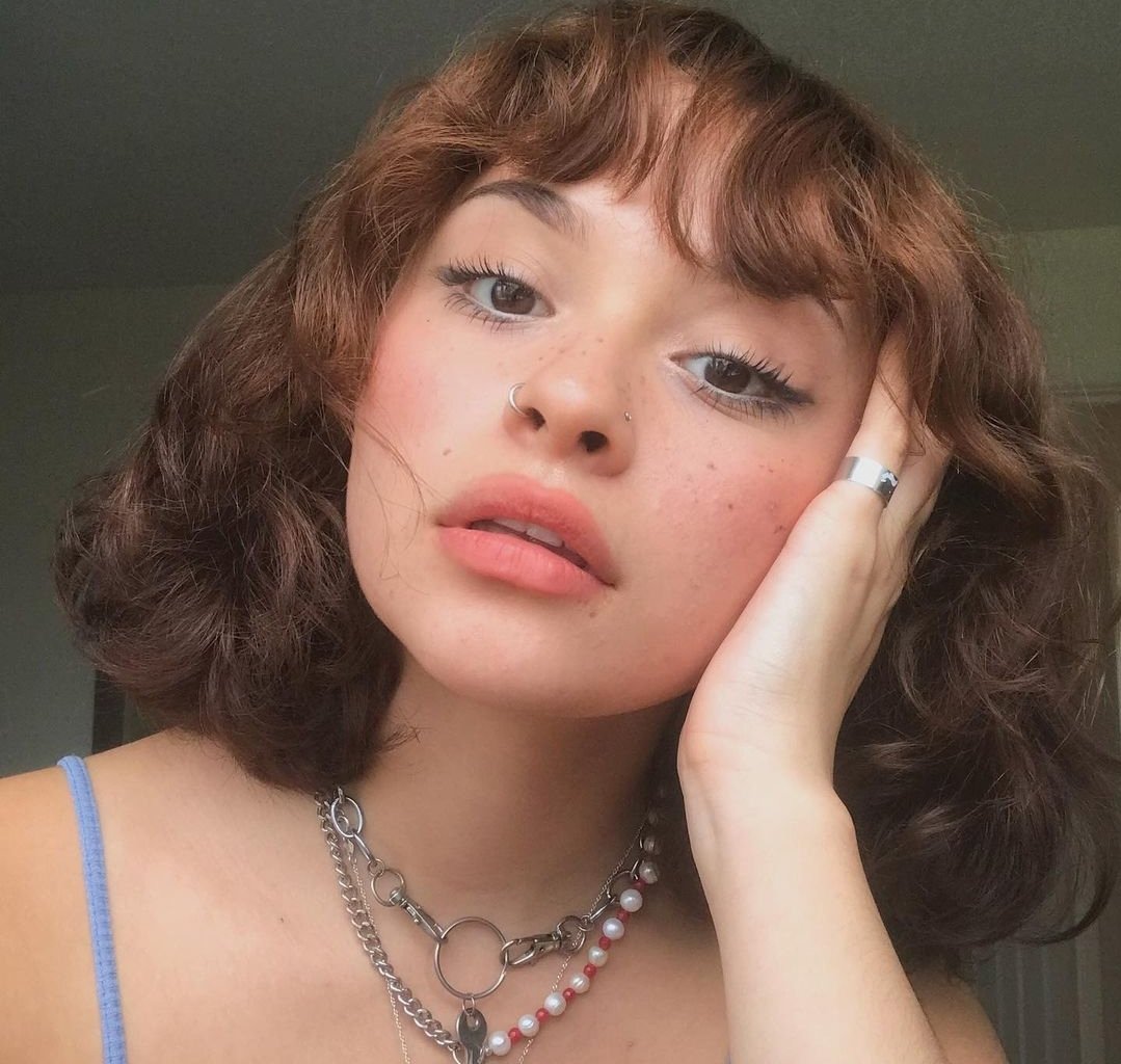 ❝ she's laughing at you. ❞

      zivah laughalot. an
      original character for
      the harry potter verse.
      trio era. slytherin.
      sardonic.