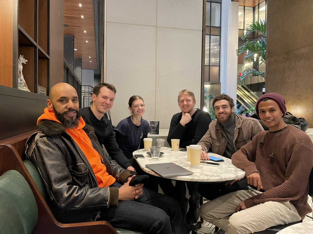 Torihanson's tweet photo. The founder huddle in action… 
Next is Mar 20th. Come join the fun (hopefully I won’t be the only girl at that one 🤞). https://t.co/Kqg85gkIGI