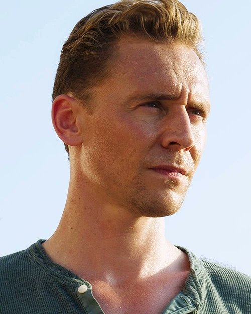 hiddlesblue's tweet image. Tom Hiddleston as Jonathan Pine in The Night Manger. One of the best series to be made will be coming back with season 2!
#nightmanagermonday 
#TomHiddleston 
#jonathanpine