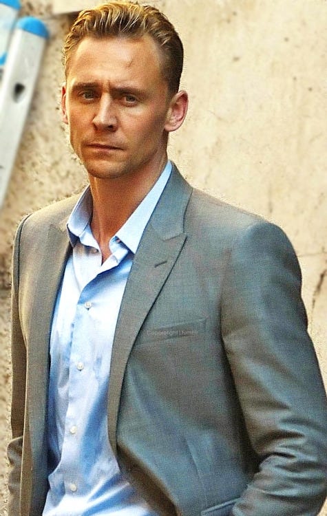 hiddlesblue's tweet image. Tom Hiddleston as Jonathan Pine in The Night Manger. One of the best series to be made will be coming back with season 2!
#nightmanagermonday 
#TomHiddleston 
#jonathanpine