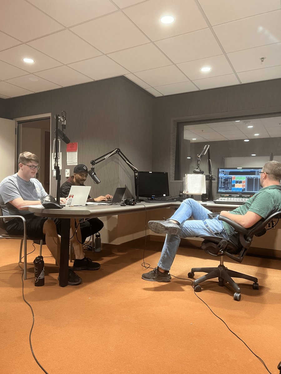 slccsmc's tweet photo. We are gearing up for our first SLCC Live show this semester! We go live in T minus 10 minutes. @GlobeSLCC #COMM2600
https://t.co/FUxGuUv5l6 https://t.co/nbuflACL8b