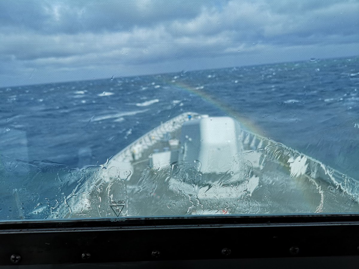 How to create a rainbow at sea..
#RNLN #NotJustAJob