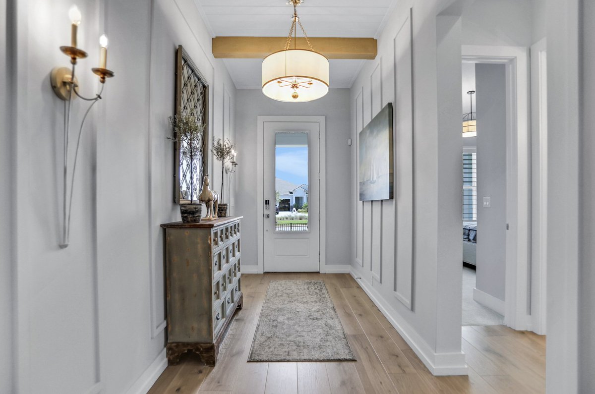 MasterCraftBG's tweet image. Your entryway is one of the first things guests see when they enter your home. So, how do you help your home stand out from the crowd? 

#floridadesign #stjohnscounty #floridahomes