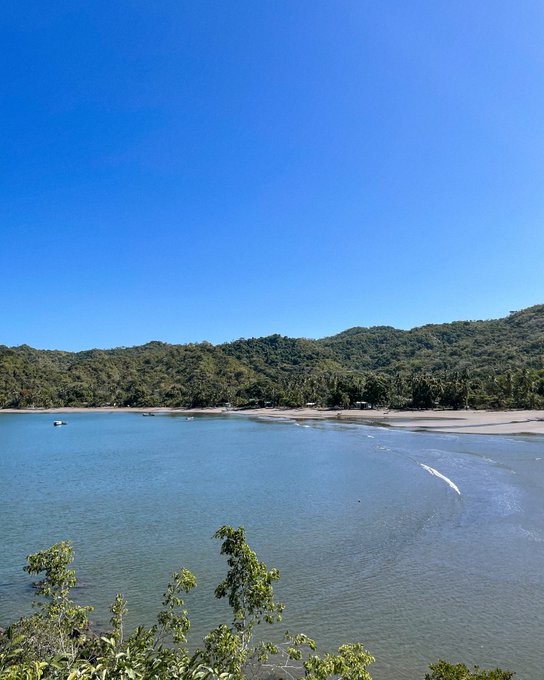 Every day should feel like a day at the beach ☀️ https://t.co/7L65QEXyYT