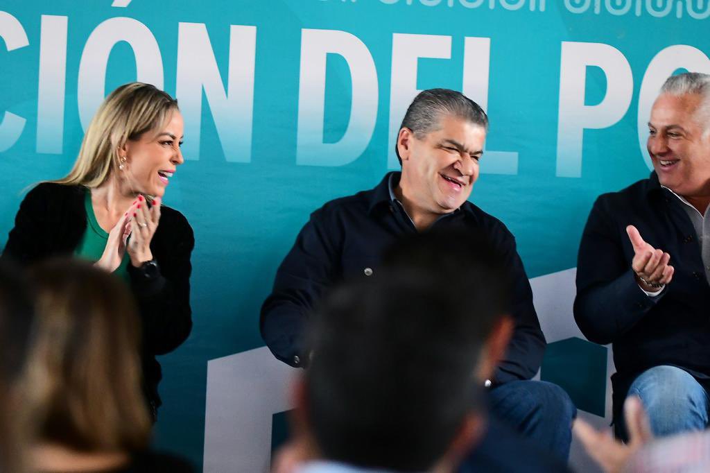 Veronica_mtz's tweet photo. Esta mañana se llevó a cabo la inauguración del pozo de agua “Madero II”, por parte del Gobernador Miguel Riquelme y el Alcalde de #Torreón Román Alberto Cepeda. 

Una nueva fuente de abastecimiento de este vital líquido para los habitantes de ese sector. Enhorabuena

#Coahuila https://t.co/3odUj6Kpbv