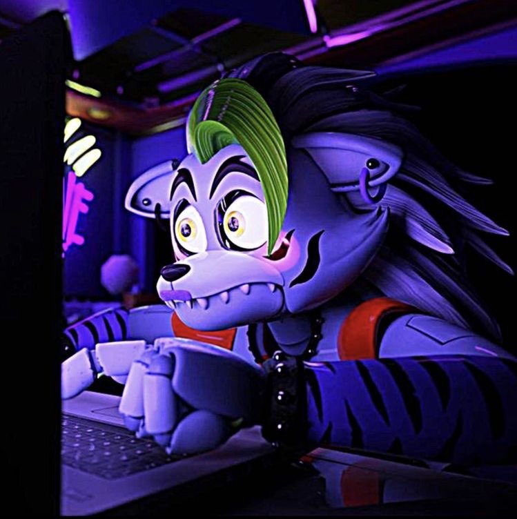 sadearmc's tweet photo. @Evanader_17 Golden freddy is the og💯 i also love these two!!!! Theyre both gen z at heart❤️ https://t.co/U2uaXbwuym