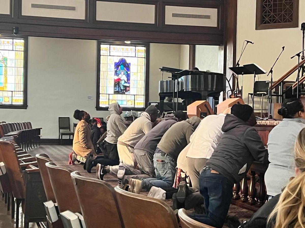 malachiobrien's tweet photo. #asburyrevival BEHIND THE SCENES 

18 men piled in a 15 passage van to drive 9 hours to pray at the altar for 30 minutes. 

Heavens heroes are the intercessors. 

Do you sense a call on your life to a life of prayer? https://t.co/rYqRrcpWQW
