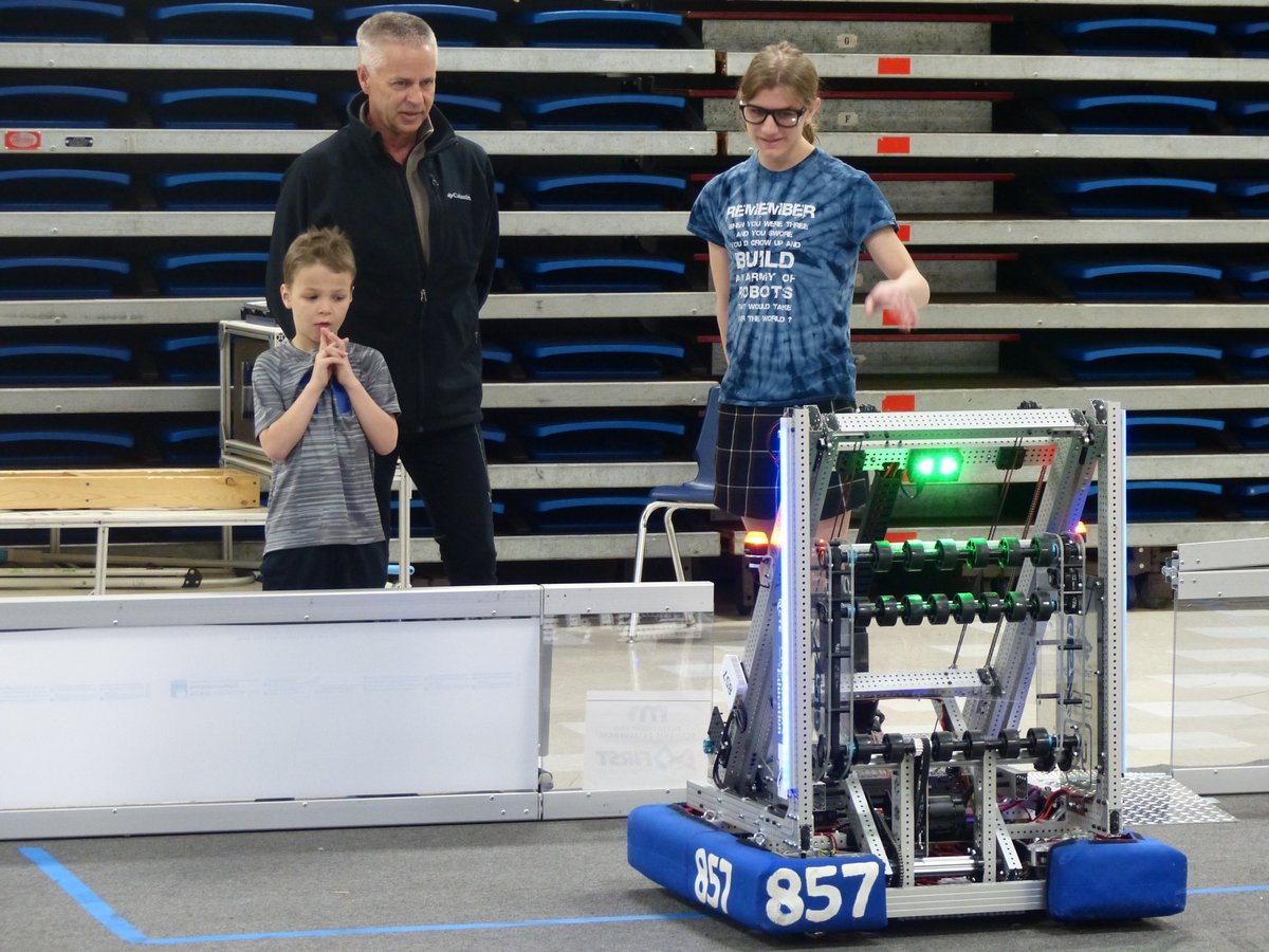 ArrowheadRobots's tweet image. Last weekend, we had 857 from Houghton, 2512 and 4009 from Duluth, 3267 from Silver Bay, 7797 from Cloquet, 5232 from Hermantown, and of course 5690 from Esko the hosting team. It was a great weekend, and every team learned a lot.
