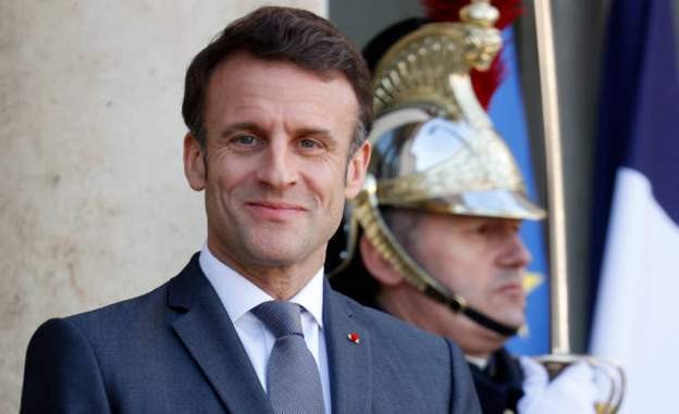 ماكرون يقول إن فرنسا سيتم تبنى "نموذج شراكة جديد" مع الدول الأفريقية
bbc.in/3YX6ulz