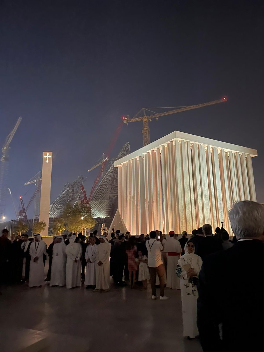 derradjihafid's tweet photo. لجنة الافتاء السعودية تعتبر ما يسمى بالبيت الإبراهيمي الذي يدعو الى وحدة الأديان من خلال بناء مسجد وكنيسة و معبد في محيط واحد هو بمثابة كفر وضلال، و ردة عن الإسلام، محرمة ومرفوضة، لا يجوز الاستجابة لها.
 "وماكان ابراهيم يهوديا ولا نصرانيا ولكن حنيفا مسلما وما كان من المشركين" https://t.co/I1wjsYBIut