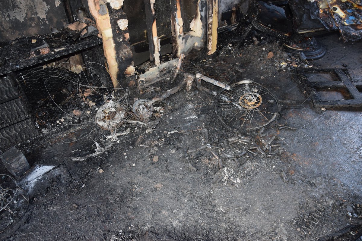 Surrey Fire & Rescue Service tweet media