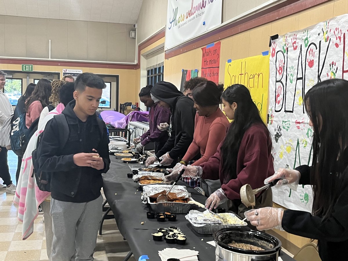 PleasantGroveHS's tweet photo. Pictures from the recent Black History Month Southern Foods &amp; Treats Sampling

#Rigor #Relevance #Respect #Relationships #PleasantGroveHS https://t.co/KJoFCVRVQc