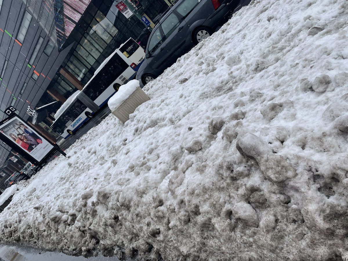 SpahicMerima1's tweet photo. Vlada skorojevica ne zna ni ulice ocistiti a kamoli drzavu voditi. Osmorka, sedmorka, destorka, trojka… Ne zna se jos uvijek ni koliko njih cini koaliciju nesposobnjakovica ciji je osnovni cilj borba za fotelje i ministarstva.

#sarajevo #trojka #osmorka #sedmorka https://t.co/Q0ArtbEkdO