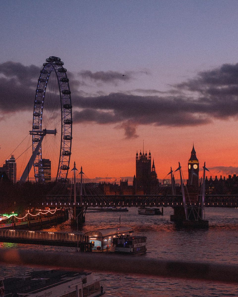visitlondon's tweet photo. Eye love London [📸 @ejjess_] #LetsDoLondon #VisitLondon https://t.co/UhkZuJ0eiN https://t.co/y5ylI42Eu9