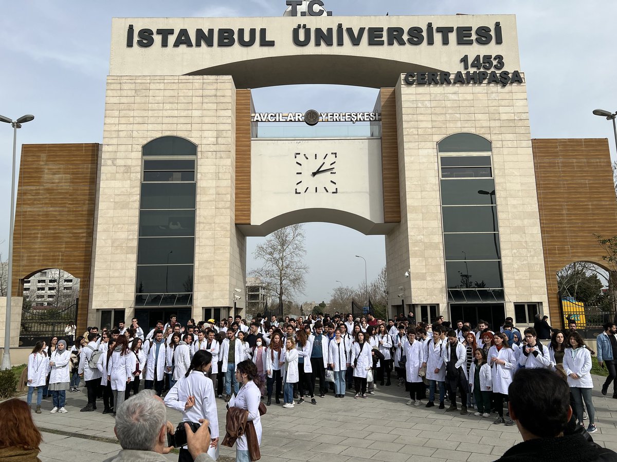 Cerrahpaşa Veteriner Fakültesi hastanesinin kapatılması, yeni bir bina tahsis edilmeden hastanenin boşatılması tüm Veteriner Fakültesi mensuplarını mağduretmiştir.Öğrenciler olarak hak ettiğimiz eğitimi istiyoruz #iucvetkapatiliyor
<a href="/vekilince/">Muharrem İNCE</a> <a href="/ahbap/">Ahbap</a> <a href="/fatihaltayli/">Fatih Altayli 🔴🇹🇷</a> <a href="/ILBERORTAYLIGSU/">İlber Ortaylı</a>