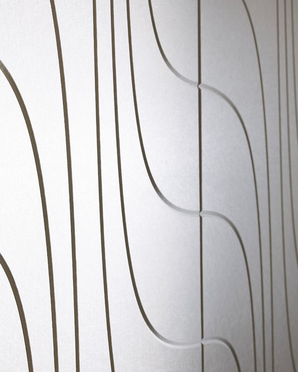 New Ohm is a precision-cut acoustic panel with contoured lines that reflect the ebb and flow of sound waves. Featuring a bevelled edge, ideal for panel-to-panel wall applications and is available in 12mm and 24mm thicknesses
Unveiled today <a href="/WorkspaceShowUK/">Workspace Design Show UK</a> 2023. 📸: <a href="/WovenImage1/">Woven Image</a>