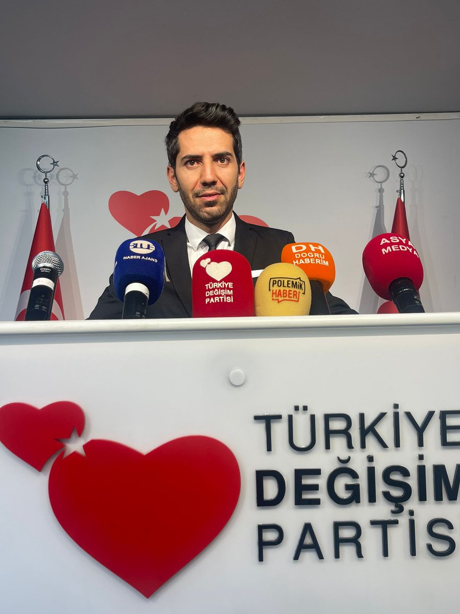 Türkiye Değişim Partisi İstanbul İl Başkanlığı' na kıymetli meslektaşım Av.Aziz Bingöl atanmıştır. Kendisine başarılar diliyorum.
<a href="/M_Sarigul/">Mustafa Sarıgül</a> <a href="/saban_haluk/">Haluk Şaban Gürbüz</a> <a href="/hsabangurbuz/">haluk şaban gürbüz</a> @AvAzizbingol <a href="/tdp_eyupsultan/">Eyüp’lü Bayram Derler</a> <a href="/KrkyOfficial/">Emine Karakaya Siyaset</a> <a href="/tdpistanbull/">Türkiye Değişim Partisi İstanbul İl Başkanlığı</a> <a href="/tdppartisi/">Türkiye Değişim Partisi</a>