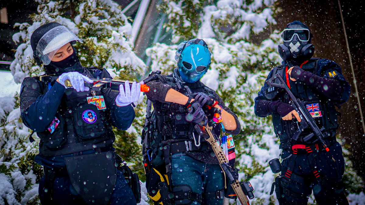 Agent_IceWolf's tweet photo. The black tusk really think they can walkover us? The SHD has some friends in high places…
.
.
.
#thedivison #thedivision2 #thedivisioncosplay #divisioncosplay #thedivision2photos #RainbowSixSiege #agenthighlights #ubisoftcosplay #RainbowSixSiegeCosplay https://t.co/z0JdGf6JR2