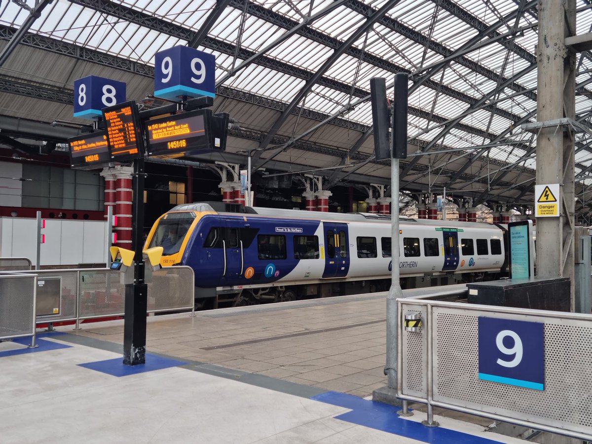 LouiseFrazzle's tweet photo. Back to work and an immediate work visit to Liverpool Lime St to have a nosy around the station and at our ops office there. 🚉 https://t.co/ugFdx8gexU