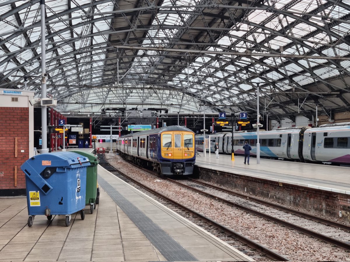 LouiseFrazzle's tweet photo. Back to work and an immediate work visit to Liverpool Lime St to have a nosy around the station and at our ops office there. 🚉 https://t.co/ugFdx8gexU