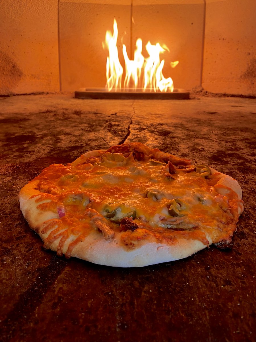 Pizza of the Week! 

Spicy BBQ pork: slow smoked pulled pork, house made BBQ, jalapeños, red onions, cheddar and Jack cheeses on our sourdough crust. Get you pie today!