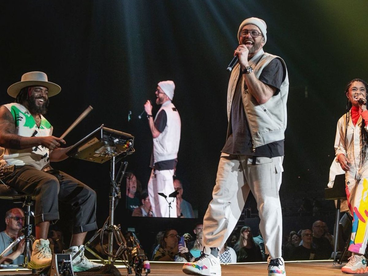 tobymac's tweet photo. Lexington, KY. Thanks for a perfect Thursday. Your warm welcome was deeply appreciated! We had such a great time with you guys. Let’s gooooo! To God be the glory. #hitsdeeptour2023
📷 @andrewforephoto https://t.co/2TjhgsEf5C