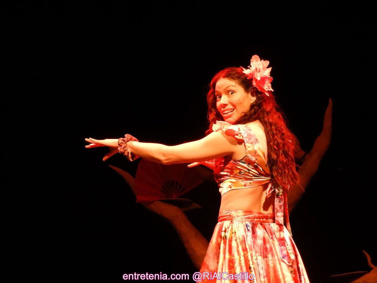 #ACPT 

Hoy Lunes 27 de Febrero  a las 20:00 hrs
en <a href="/LaCapillaTeatro/">Teatro La Capilla</a>  “Rosaura, desciende” con <a href="/MaraBalam3/">María Balam</a>  estará la crítica e investigadora teatral mexicana Luz Emilia Aguilar Zinser con el programa "Espectador crítico".

📷 <a href="/RiAlCastillo/">яι¢αя∂σ α. ¢αѕтιℓℓσ ¢υєναѕ</a> 

#PRESENCIAACPT #PREMIOSACPT