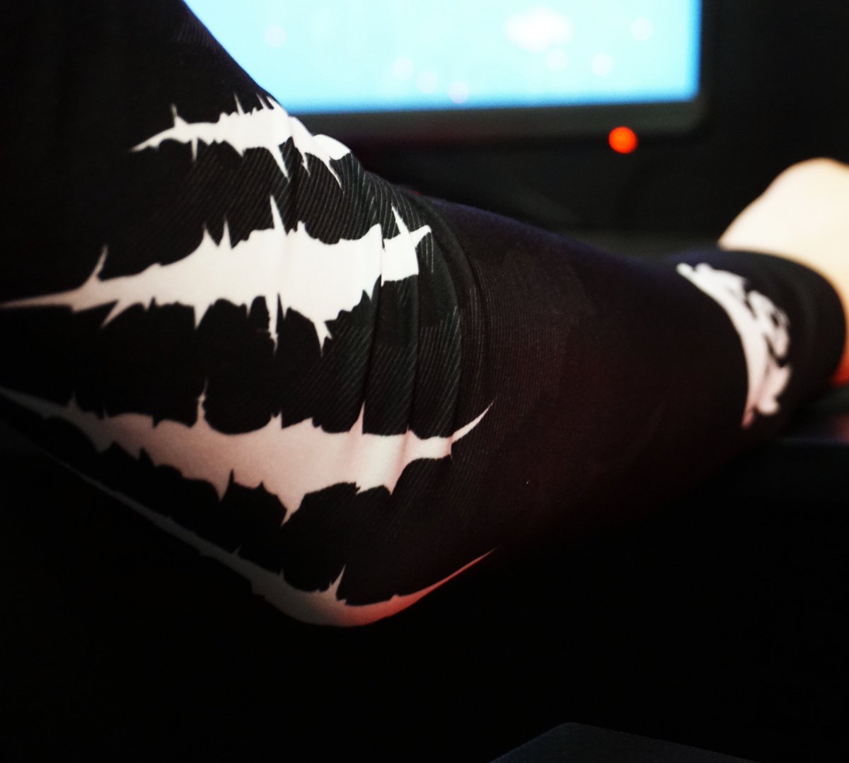 SLAVGENT's tweet photo. Arm sleeve'y to w naszej opinii jeden z nielicznych obecnie atrybutów must have każdego prawilnego esportowca. 🙃

#ubieramypolskiesport 👕 https://t.co/O0p4qrDFHQ